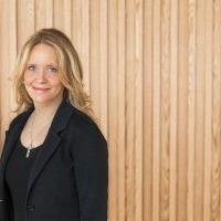 ÞORGERÐUR FLYTUR SKRIFSTOFUNA VESTUR
